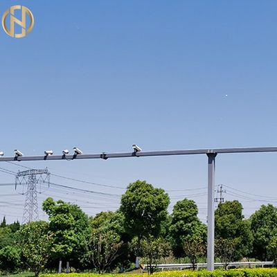 Q235 γαλβανισμένα διπλά υποστηρίγματα Πολωνού κάμερων ασφαλείας CCTV υπαίθρια