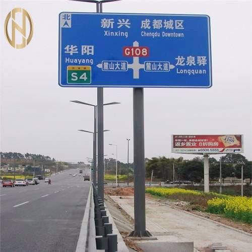 το οδικό σημάδι Πολωνός 6m 6.5m 8m γαλβάνισε την οκτάγωνη μορφή Πολωνού σημαδιών οδών χάλυβα